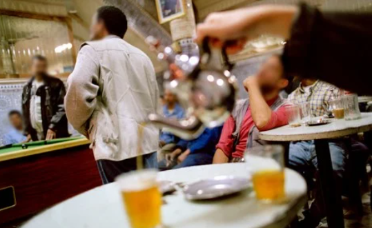 توقيف 8 أشخاص منهم فتيات بعد مداهمة مقهى للشيشا بطنجة