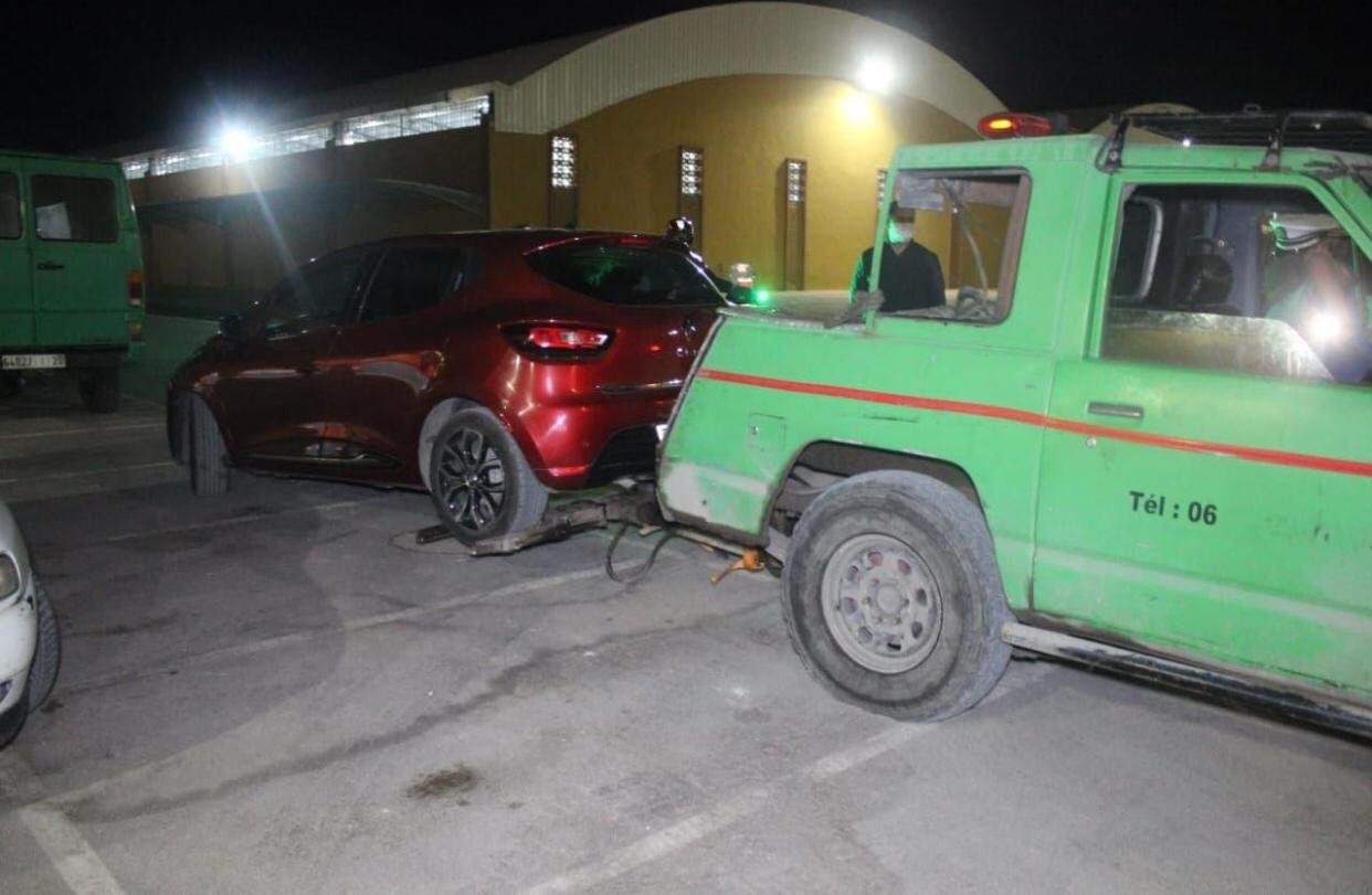 السلطات الأمنية بمدينة العيون تطيح بعصابة تنصب على التجار بصفات مسؤولين بالمدينة..التفاصيل