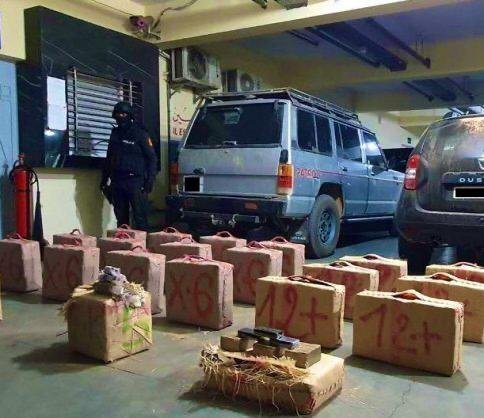 العيون .. إجهاض محاولة تهريب 529 كلغ من مخدر الشيرا وتوقيف ثمانية أشخاص