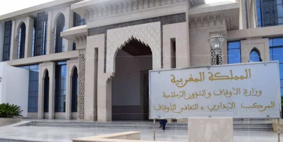 مجهول يعرض مقر الأوقاف بطنجة لخسائر مادية ويلوذ بالفرار!