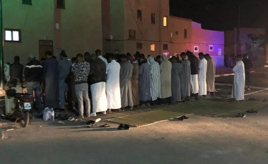 مراكش..اعتقال امام مسجد واخرين بعد اقامة صلاة التراويح بالشارع العام