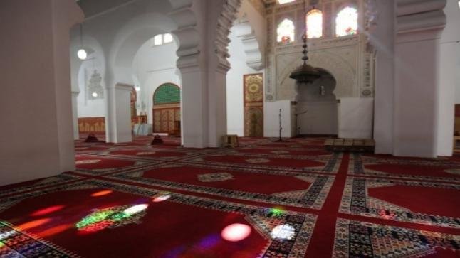 الأمن يحاصر المصلين أقاموا صلاة التراويح سرًا بمدينة سمارة