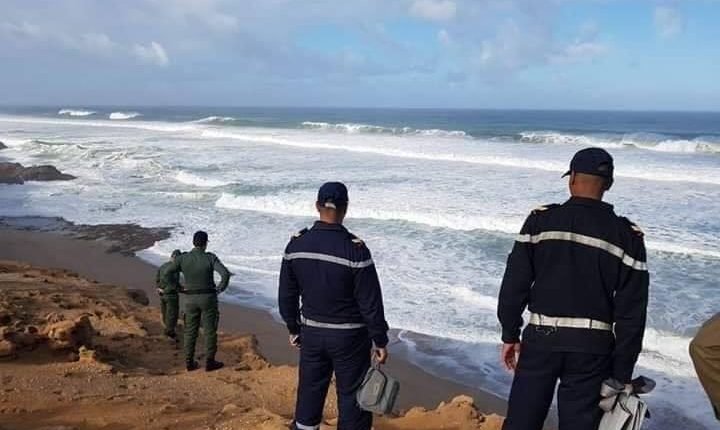إحباط محاولة للهجرة السرية بشاطئ أشقار.. مصرع شخص وإنقاذ 18 آخرين