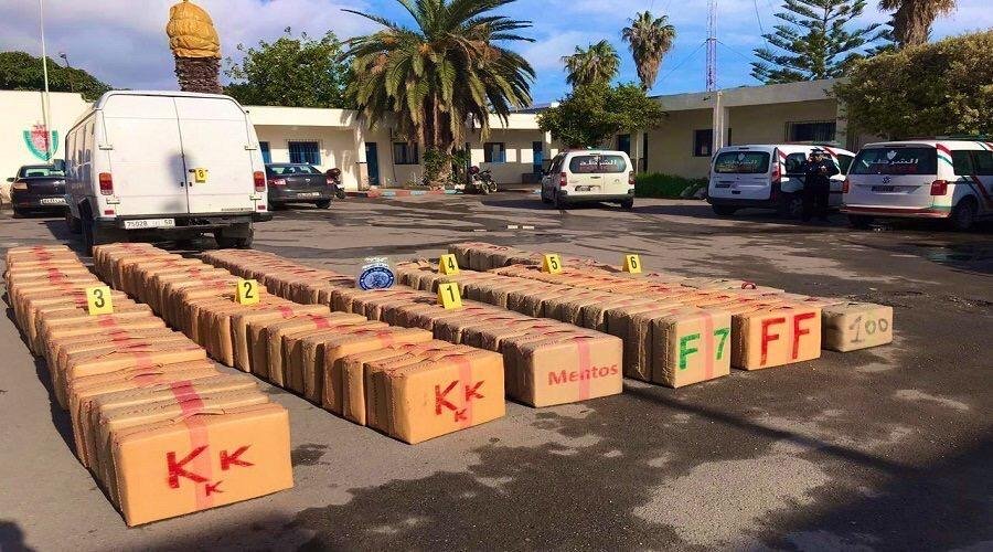 الديستي والشرطة القضائية يحبطان تهريب 1.5 طن من الشيرا بزاكورة.. واعتقال 4 متورطين