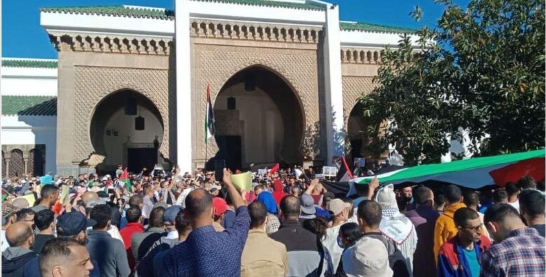 تنظيم وقفة احتجاجية بطنجة تضامنا مع القدس وغزة