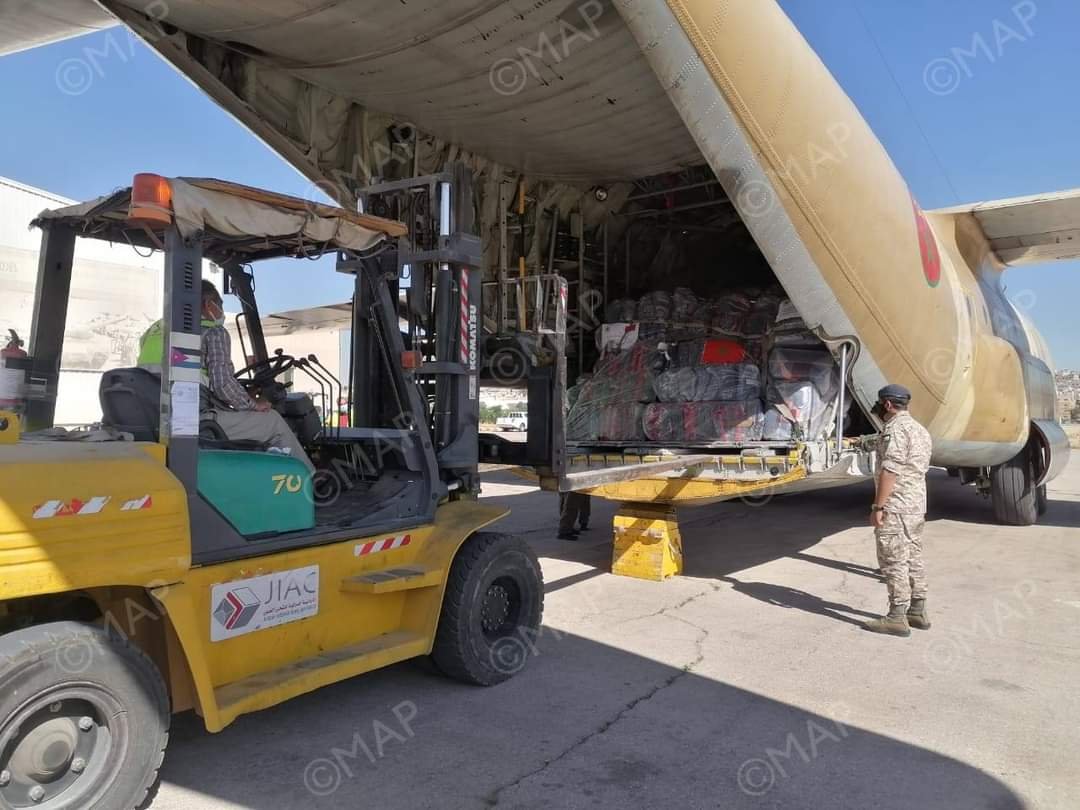 طائرة عسكرية مغربية على متنها مساعدات إنسانية للفلسطينيين تصل الأردن