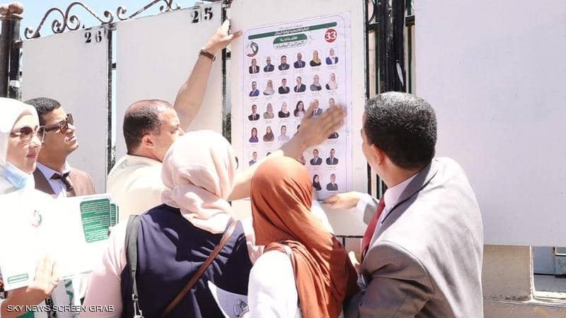 إنطلاق الحملة الانتخابات في الجزائر وسط قمع للحراك الشعبي
