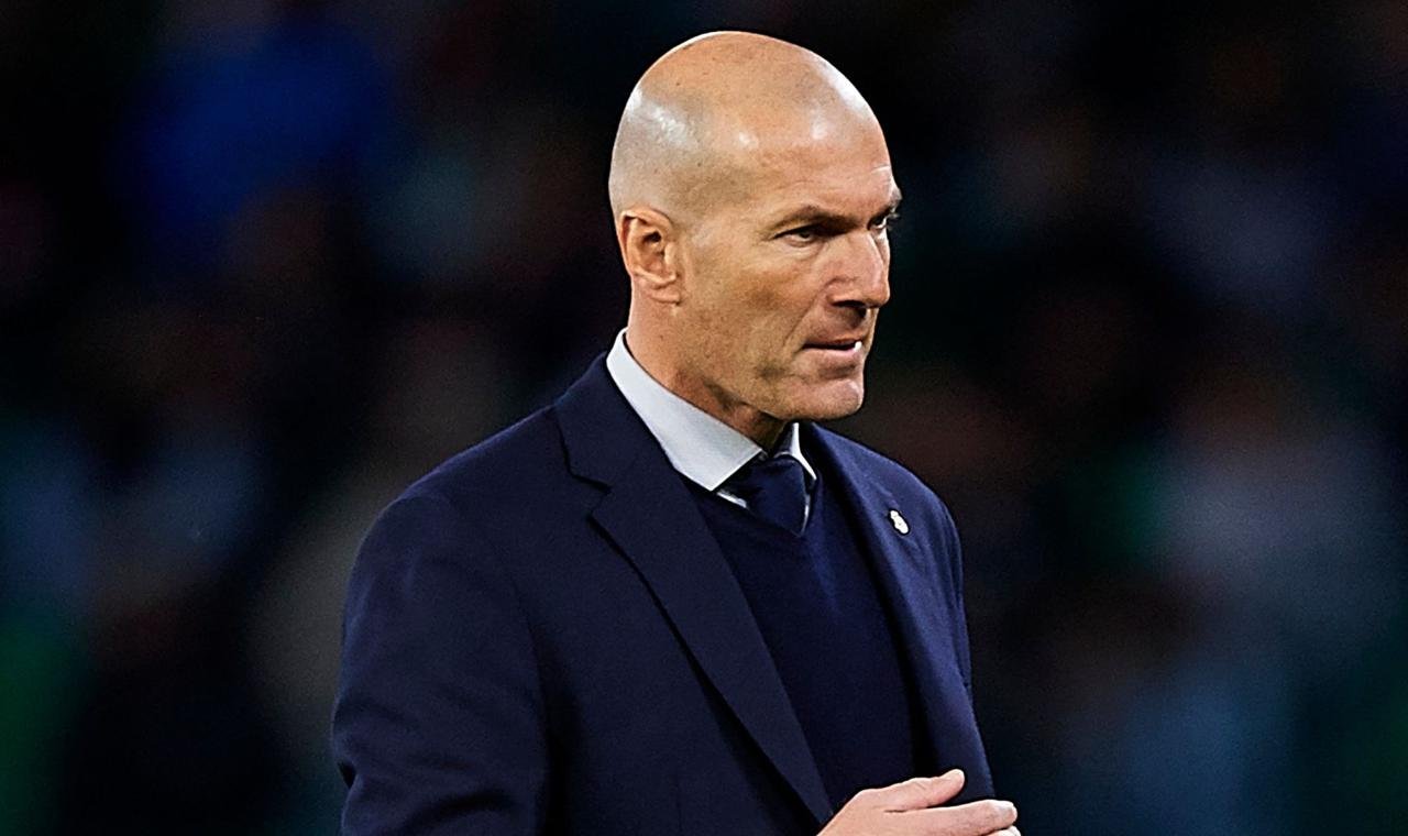 زيدان يخرج عن صمته ويكشف أسباب رحيله عن ريال مدريد