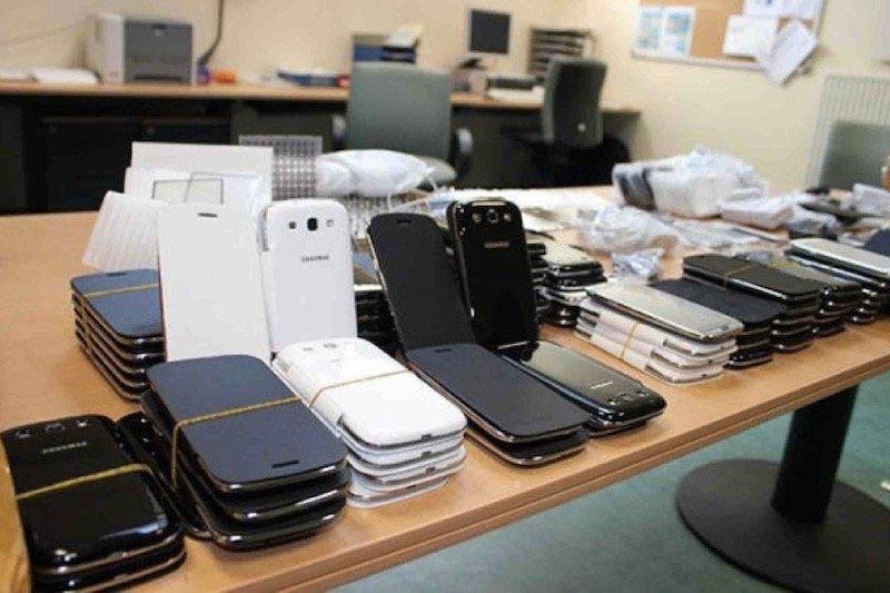 إحباط محاولة تهريب شحنة كبيرة من الهواتف النقالة قادمة من اسبانيا