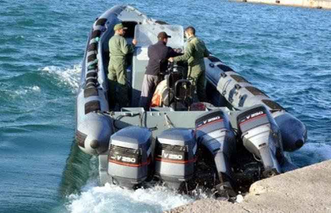 البحرية الملكية تعتقل 3 ”إسبان ”بحوزتهم طنا من مخدر الشيرا في عرض ساحل القصر الصغير