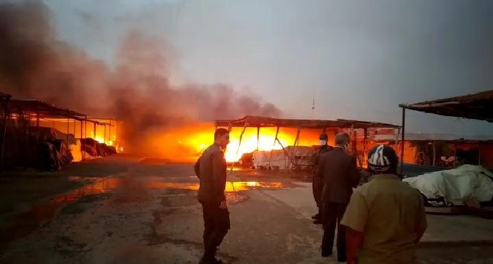 حريق مهول يلتهم على 900 دكان تجاري وخسائر مادية كبيرة بمدينة زاكورة