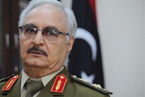 أغلق الحدود الجزائرية.. ماذا وراء تمرد حفتر جنوبي ليبيا؟