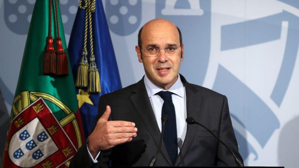 وزير الاقتصاد البرتغالي.. البرتغال تتفاوض مع المغرب بشأن فتح معبر بحري بين ميناء بورتيماو وطنجة