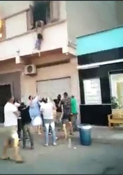 الناظور..شاب يرمي بنفسه في النار لانقاذ طفلين من موت محقق