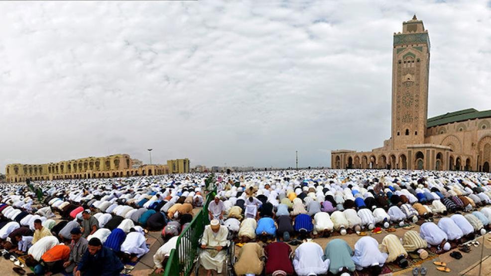 علماء دينيون يطالبون السلطات المغربية بإعادة فتح المساجد أمام المصلين لأداء صلاة عيد الأضحى