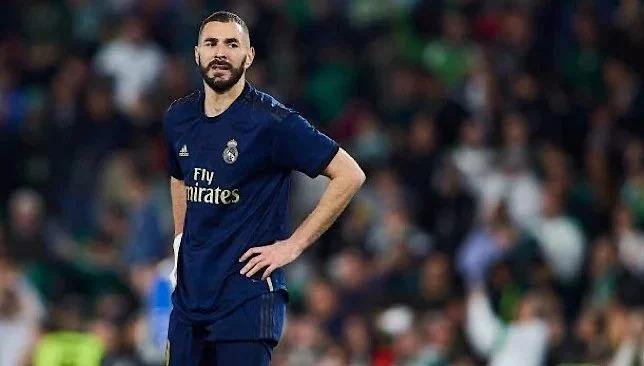 ريال مدريد: بنزيمة مصاب بفيروس كورونا