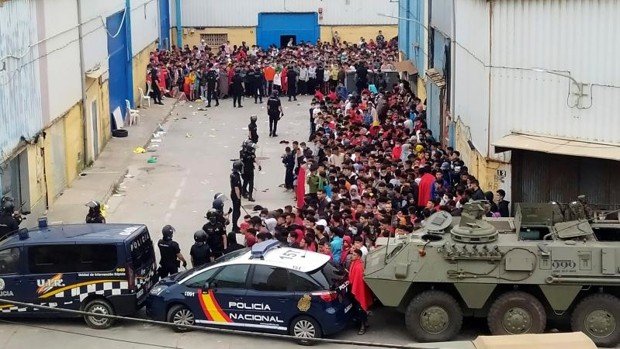 السلطات الإسبانية والمغربية تتفقان على إعادة أكثر من 700 مهاجر قاصر إلى المغرب