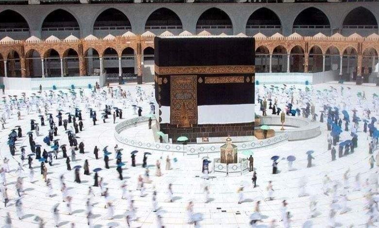 السلطات السعودية تمدد حظر “العمرة” على 13 دولة بينها دول عربية