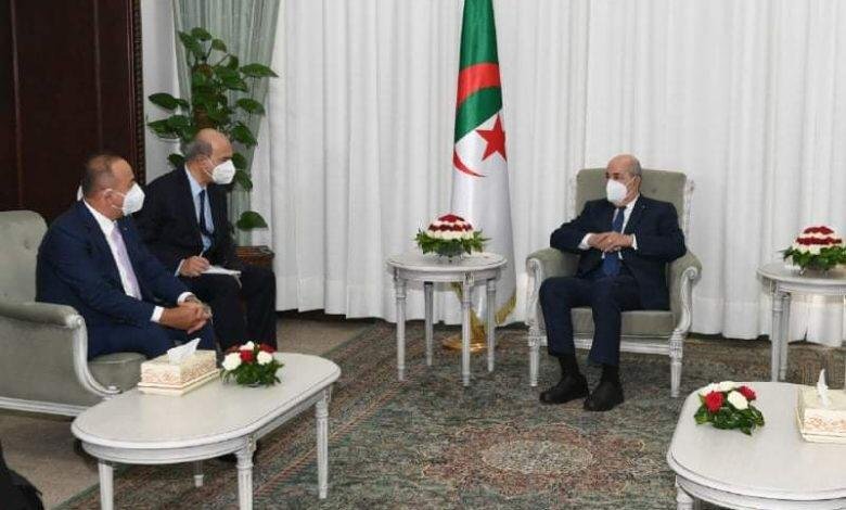 في عز أزمة الحرائق.. تبون يستقبل وزير خارجية تركيا ويُعيد أسطوانته المشروخة حول القضية الوهمية للبوليساريو