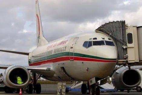 انفجار عجلة طائرة بسماء وجدة