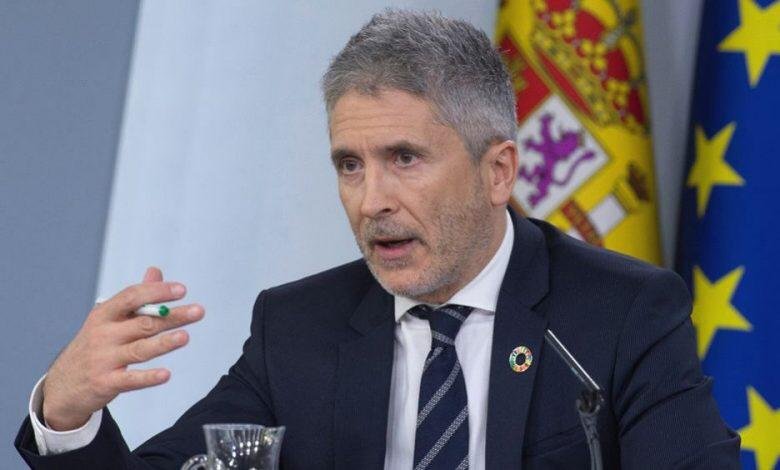 وزير الداخلية الإسباني ينفي ترحيل المهاجرين القاصرين قسرا إلى المغرب