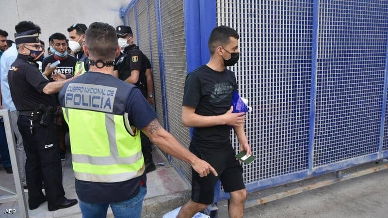 رسميا.. القضاء الإسباني يأمر بوقف عمليات إعادة القاصرين المغاربة إلى بلدهم