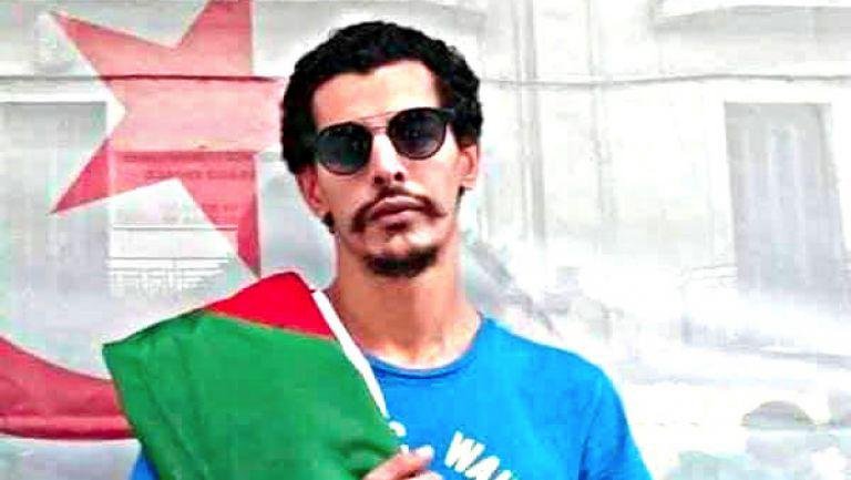 صحيفة فرنسية تسخر من السلطات الجزائرية : ”مقتل جمال بن إسماعيل الشرطة تحقق مع نفسها بعد تحقيقنا الجاد نحن أبرياء”
