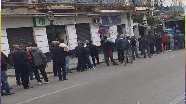 بعد أزمة العطش والأكسجين..أزمة الخبز تضرب الجزائر