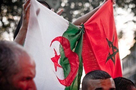كاتب جزائري عن قطع العلاقات مع المغرب : من ذا الذي يملك الجرأة على اتخاذ قرار من هذا القبيل باسم كل الجزائريين؟”