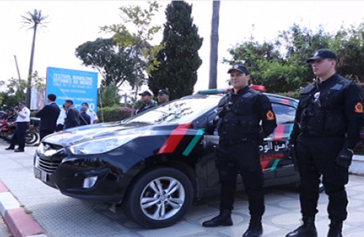 أمن البيضاء يتفاعل مع فيديو لسائق سيارة طائش كاد أن يصيب المواطنين