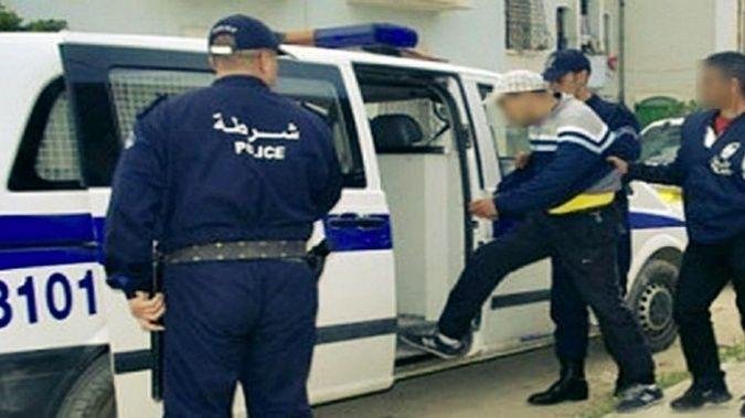 فاجعة ..شرطي يقتل زوجته وابنتيه رميا بالرصاص