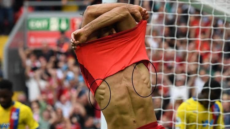 عضلات محمد صلاح تثير الجدل والدهشة والسخرية