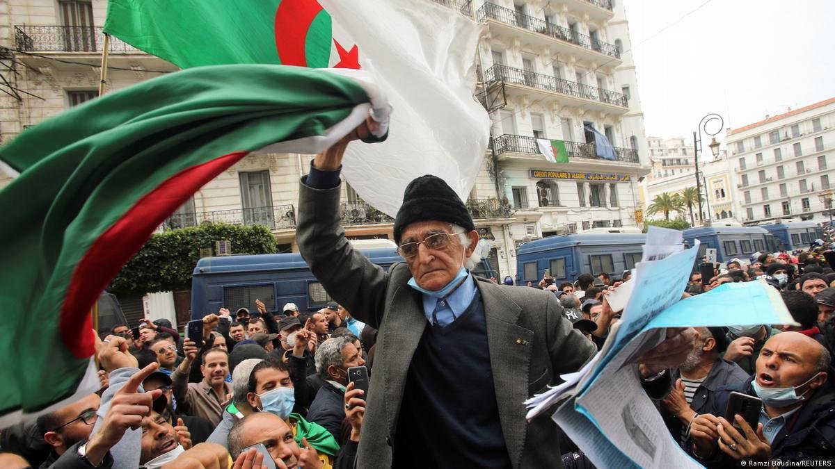 النظام العسكري القمعي الجزائري متخوف من المسيرة الشعبية بتاريخ 5 اكتوبر