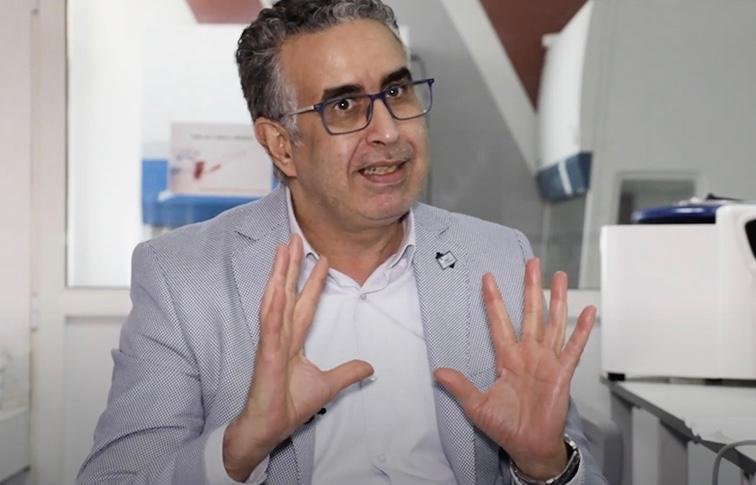 البروفيسور الابراهيمي ..عيينا وبغينا نتعايشو مع الفيروس  ..حلُّوا علينا… الله يرحم ليكم الوالدين
