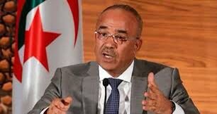 رئيس الوزراء الجزائري الأسبق نور الدين بدوي تحت المراقبة القضائية في قضايا فساد