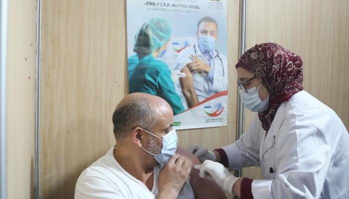 هل يمكن تلقي الجرعة الثالثة بلقاح آخر..؟