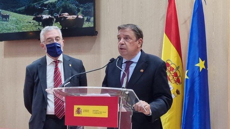 وزير الفلاحة الإسباني يتعهد بالدفاع عن اتفاقية الصيد البحري المغربية الأوروبية