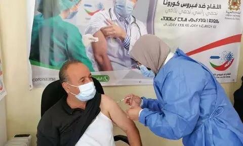 اليوم الأول من الجرعة الثالثة.. تلقيح 3 آلاف مواطن 64 في المئة منهم بلقاح “فایزر” .