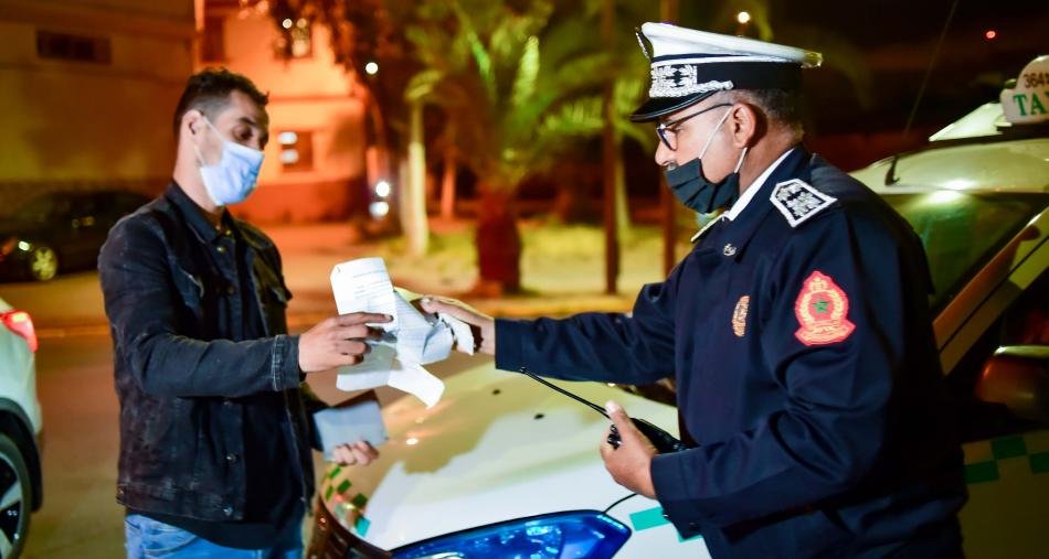 الحكومة تتجه لفرض جواز التلقيح لولوج الأماكن العمومية