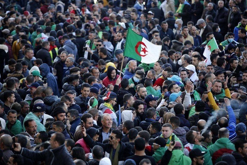 النظام الجزائري فضل “القمع الشامل” على الإنصات للمطالب الشعبية