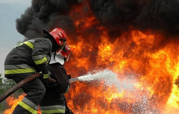 اندلاع حريق ضخم ب “براريك” عشوائية بطنجة