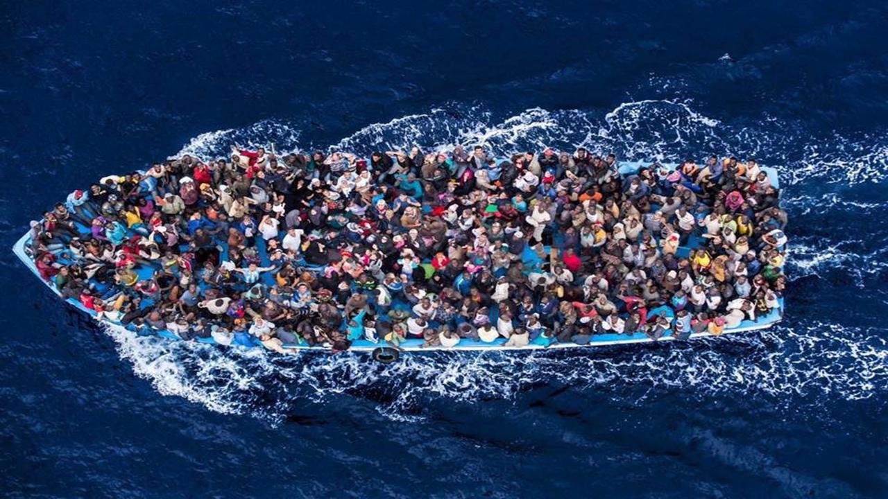 الجزائر..رياضيون وفنانون وطلبة جامعيون وتجار يركبون قوارب الموت نحو إسبانيا