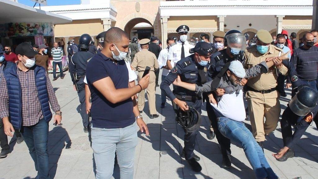 بين مؤيد ومعارض.. جواز التلقيح يخلق الجدل في الشارع المغربي