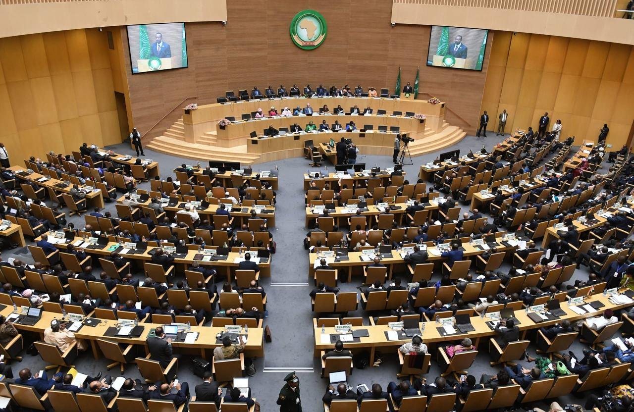 عاجل : الاتحاد الإفريقي يعلق مشاركة السودان في كافة الأنشطة الخاصة به