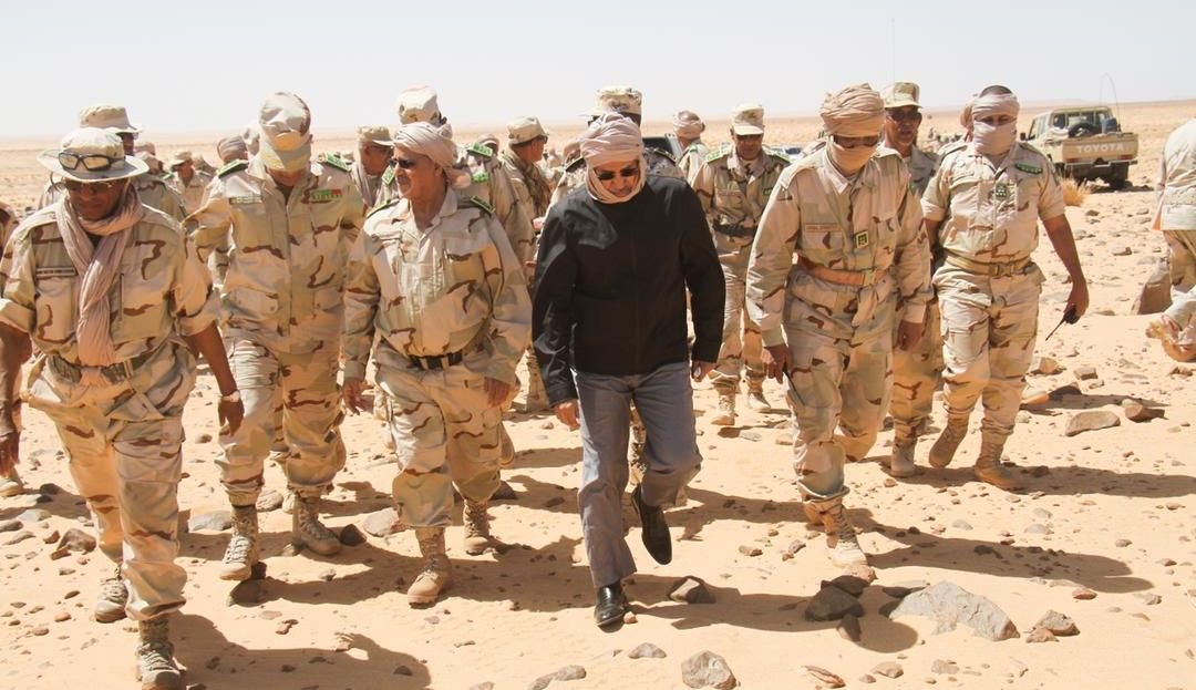 بسبب عصابة البوليساريو..موريتانيا تغير القائد العسكري لمنطقتها الحدودية مع المغرب