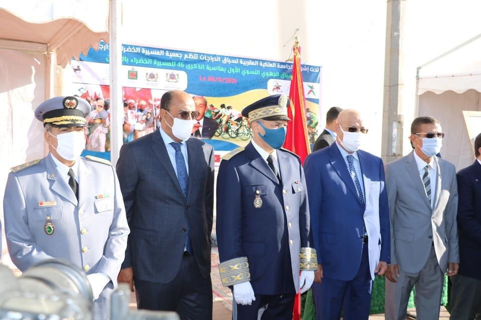 بحضور  شخصيات وازنة.. والي جهة العيون يترأس مراسيم تحية العلم تخليدا لذكرى عيد المسيرة الخضراء