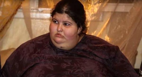 وفاة الطفلة المغربية آية التي أثرت قصتها في قلوب المغاربة