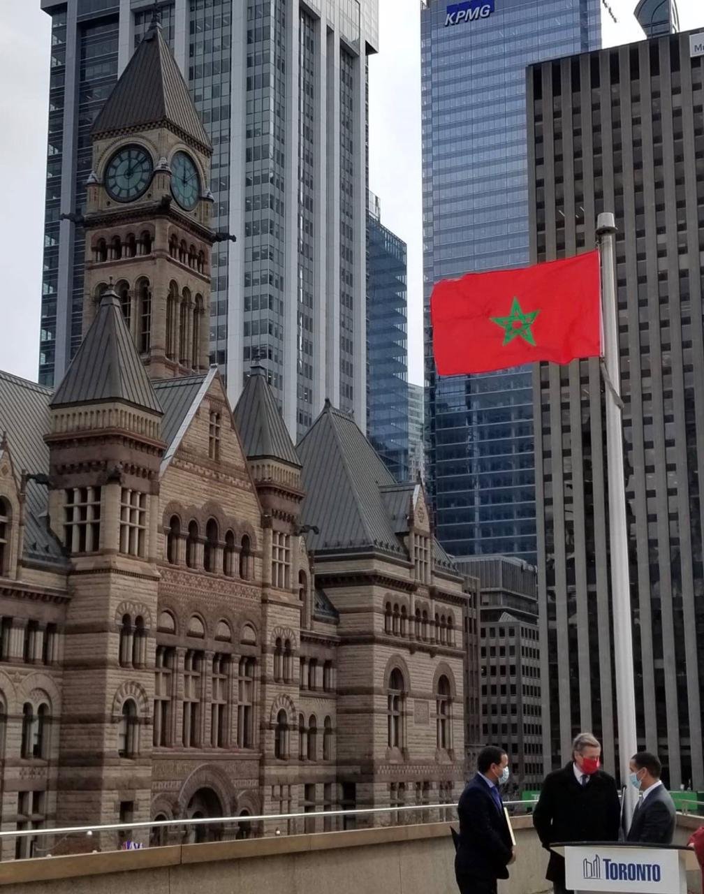 العلم المغربي يزين مبنيي برلمان أونتاريو وبلدية تورونتو