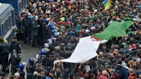 منظمة دولية ..الجزائر بعيدة عن الإستقرار مادامت السلطة والقرار بيد الجيش