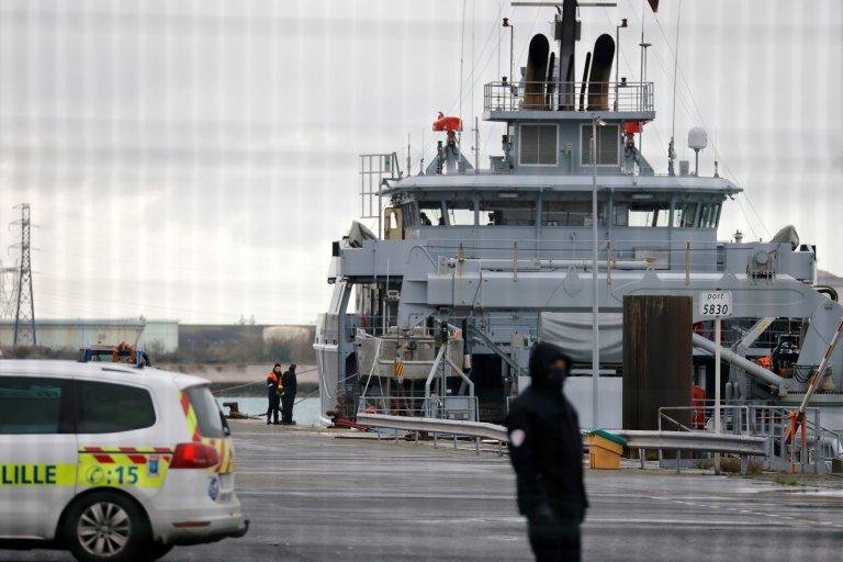 27 قتيلا في حادث غرق زورق للمهاجرين بقناة المانش بفرنسا
